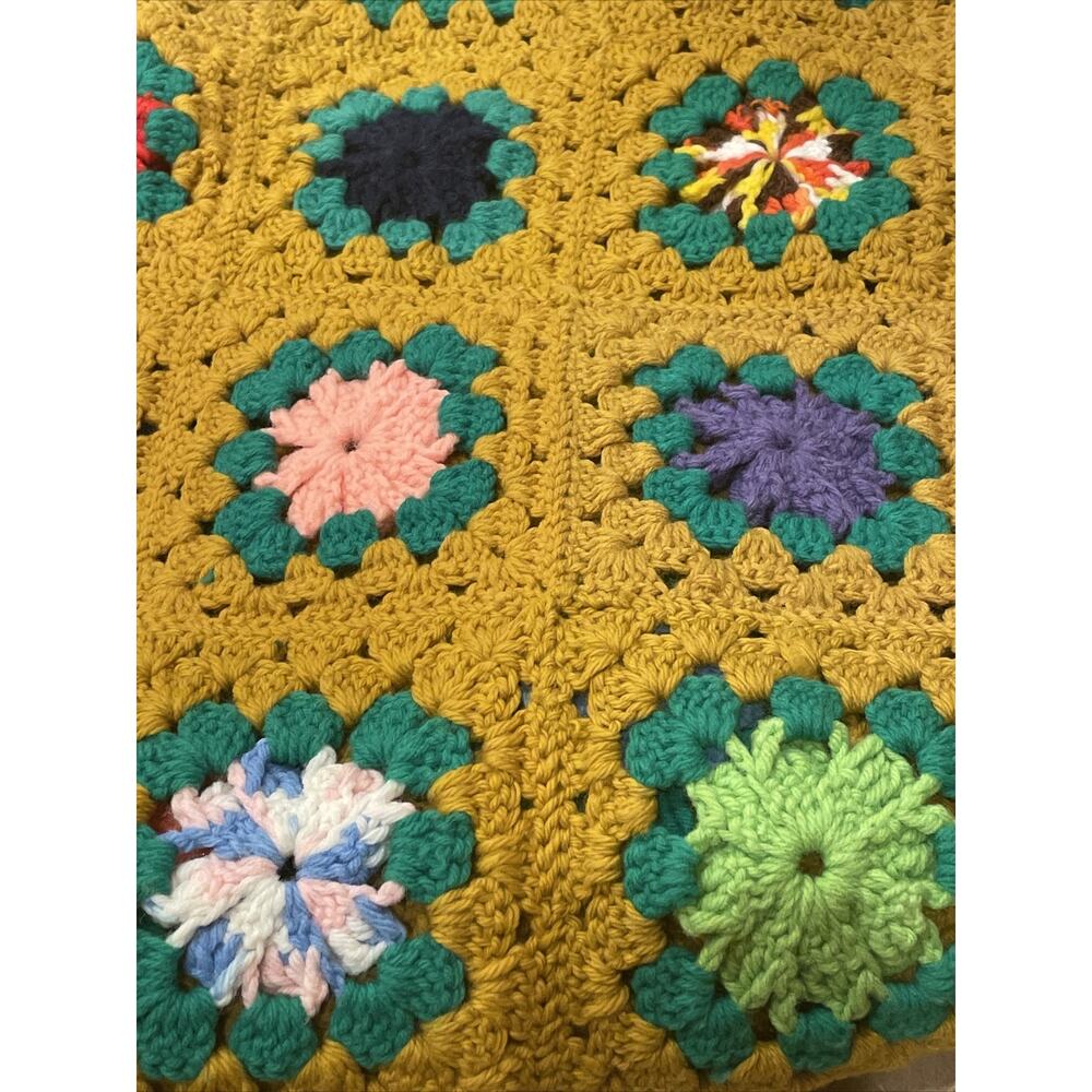 Vintage Handmade Flower Afghan Throw Blanket Granny Square Scalloped - 48” x 58”